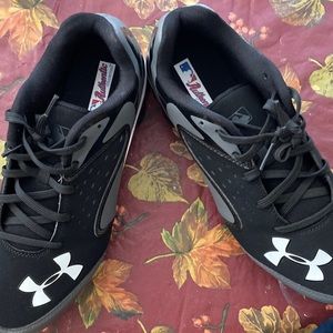 Mens US8.5 UA MLB Low Cut Baseball Clears